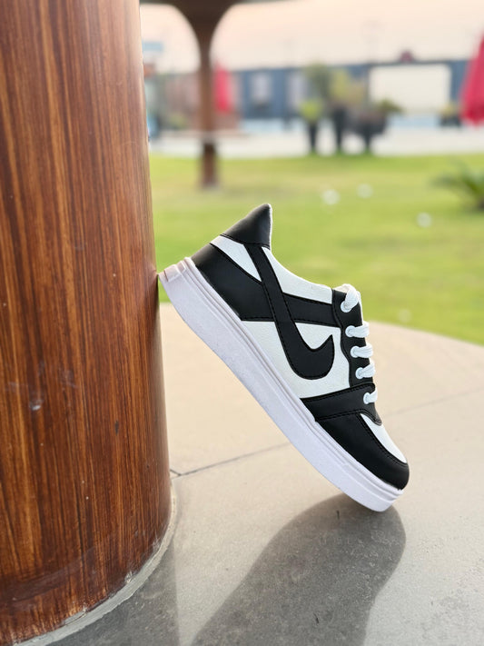 Men’s Classic Sneakers – Black