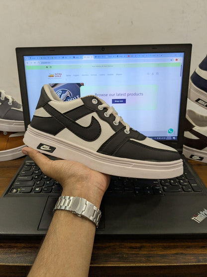 Men’s Classic Sneakers – Black