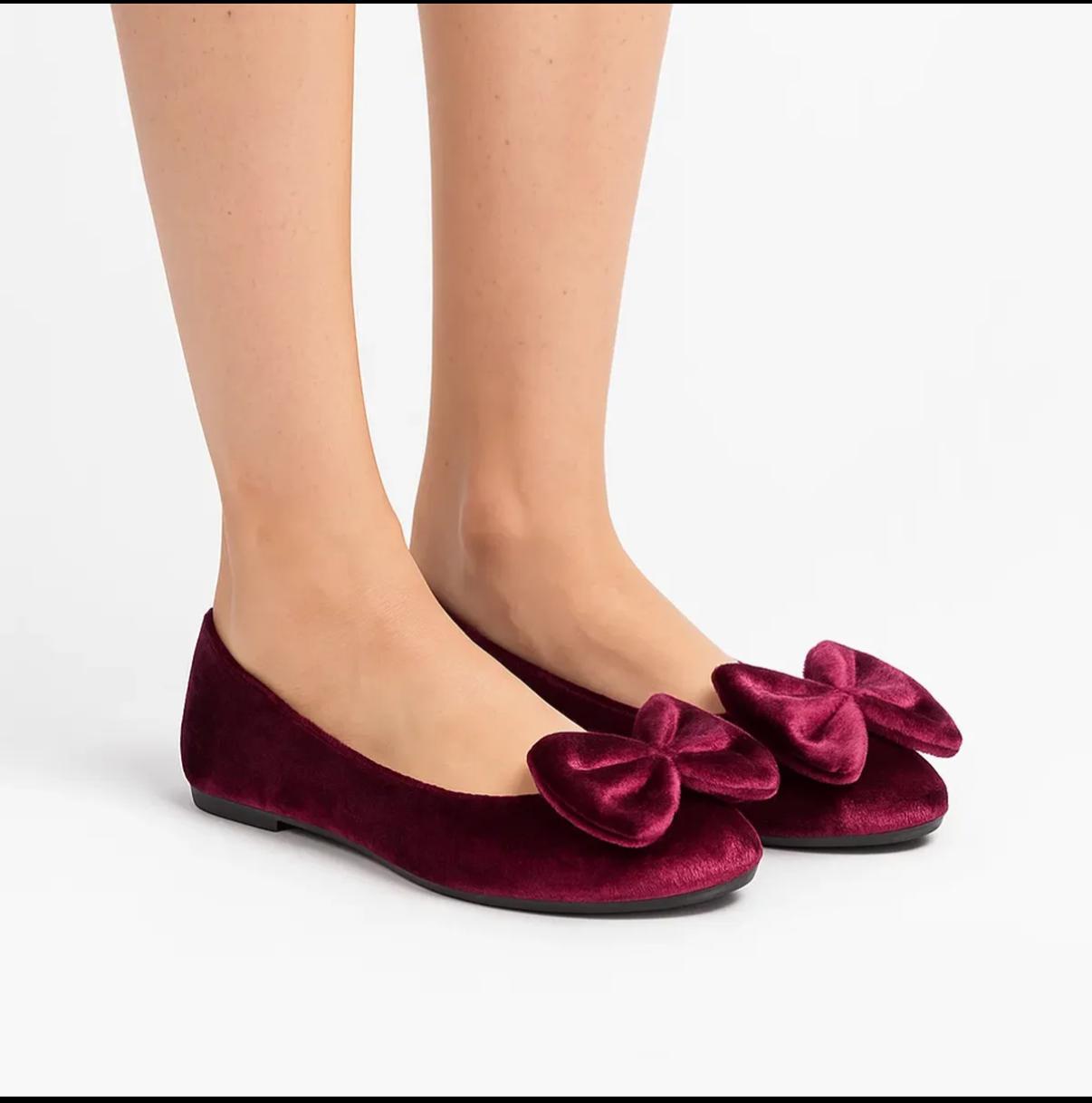 Women Stylish Velvet Pumps